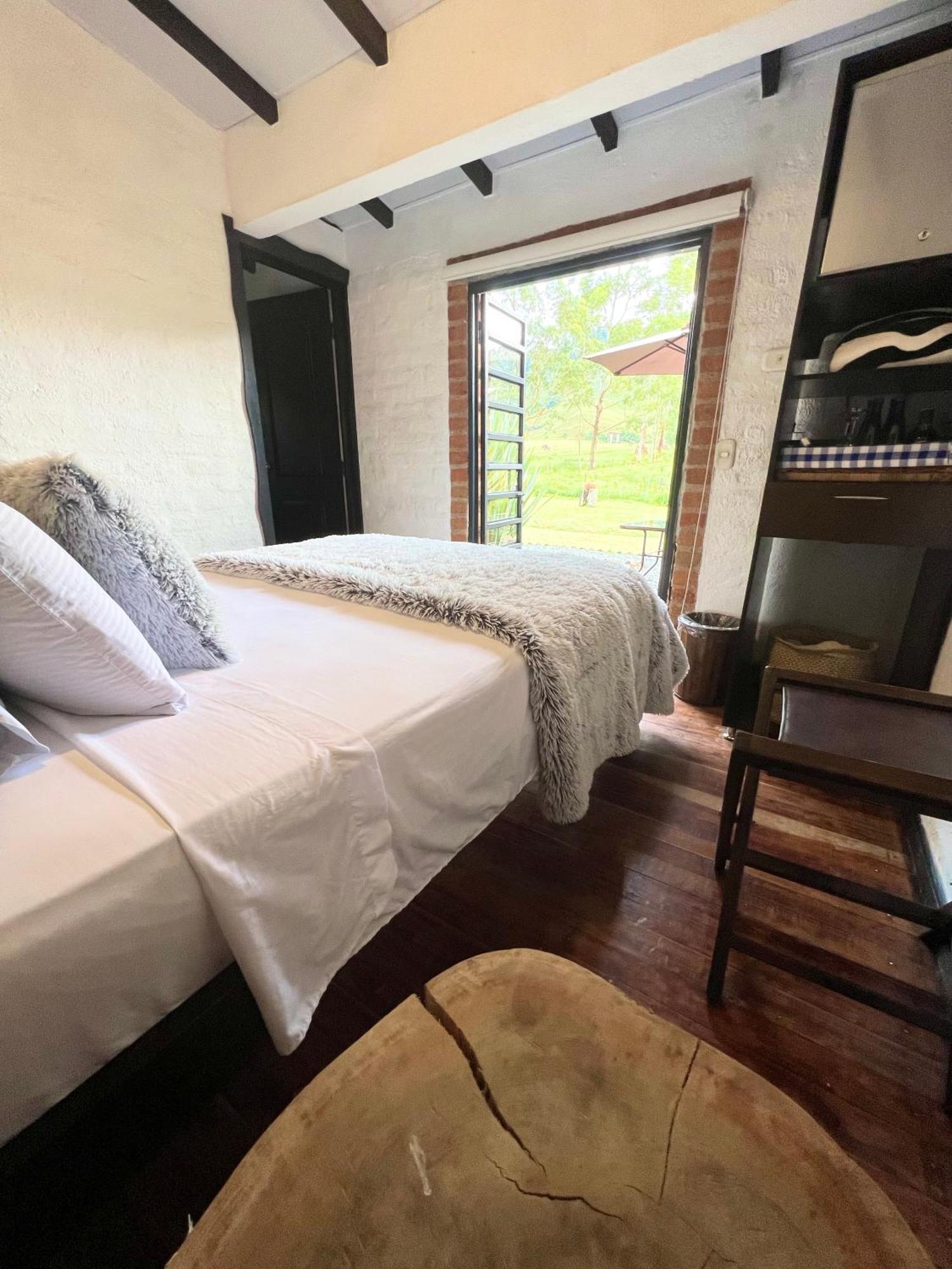 La Herradura Lodge Санта-Роса-де-Кабаль Экстерьер фото