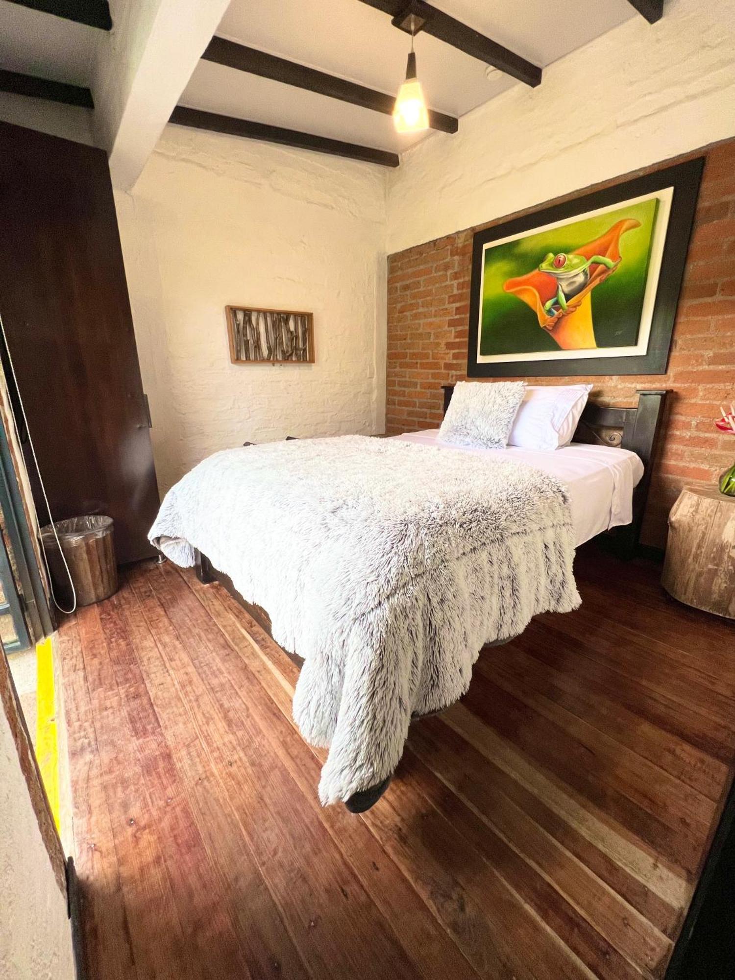 La Herradura Lodge Санта-Роса-де-Кабаль Экстерьер фото