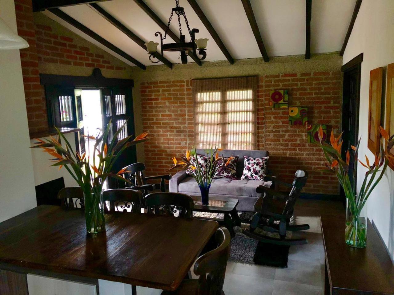 La Herradura Lodge Санта-Роса-де-Кабаль Экстерьер фото